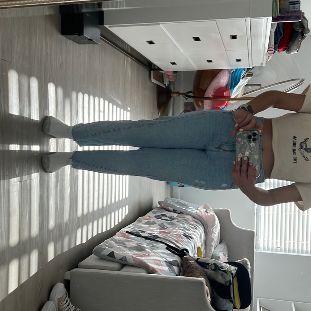 Zara jeans.
